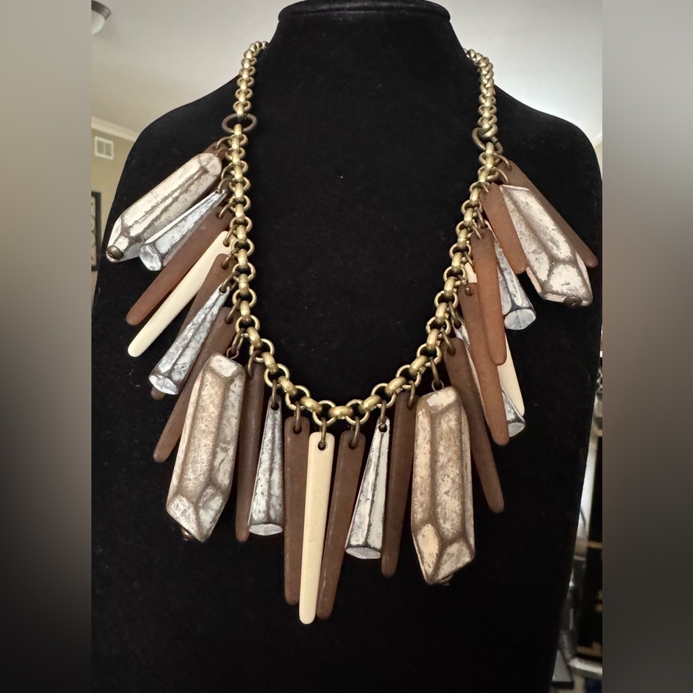 Alisha D statement necklace